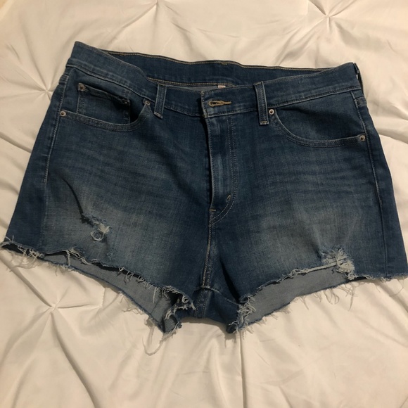 Levis Denim Stretch Boyfriend Shorts Size 32 - Picture 3 of 4